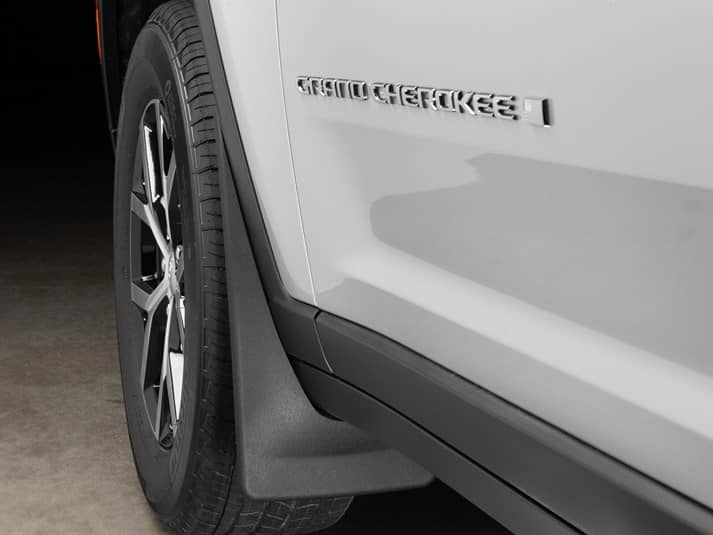FRONT MUD FLAPS 22-26 GRAND CHEROKEE/ 21-26 GRAND CHEROKEE L